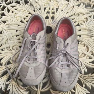 Skechers memory foam sneakers sz. 8